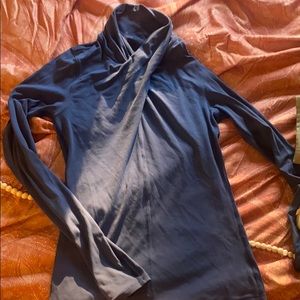 Lululemon size 4 wrap turtleneck